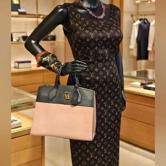 Louis Vuitton City Steamer MM bag in pink and black taurillon leather - Picture 4 of 17